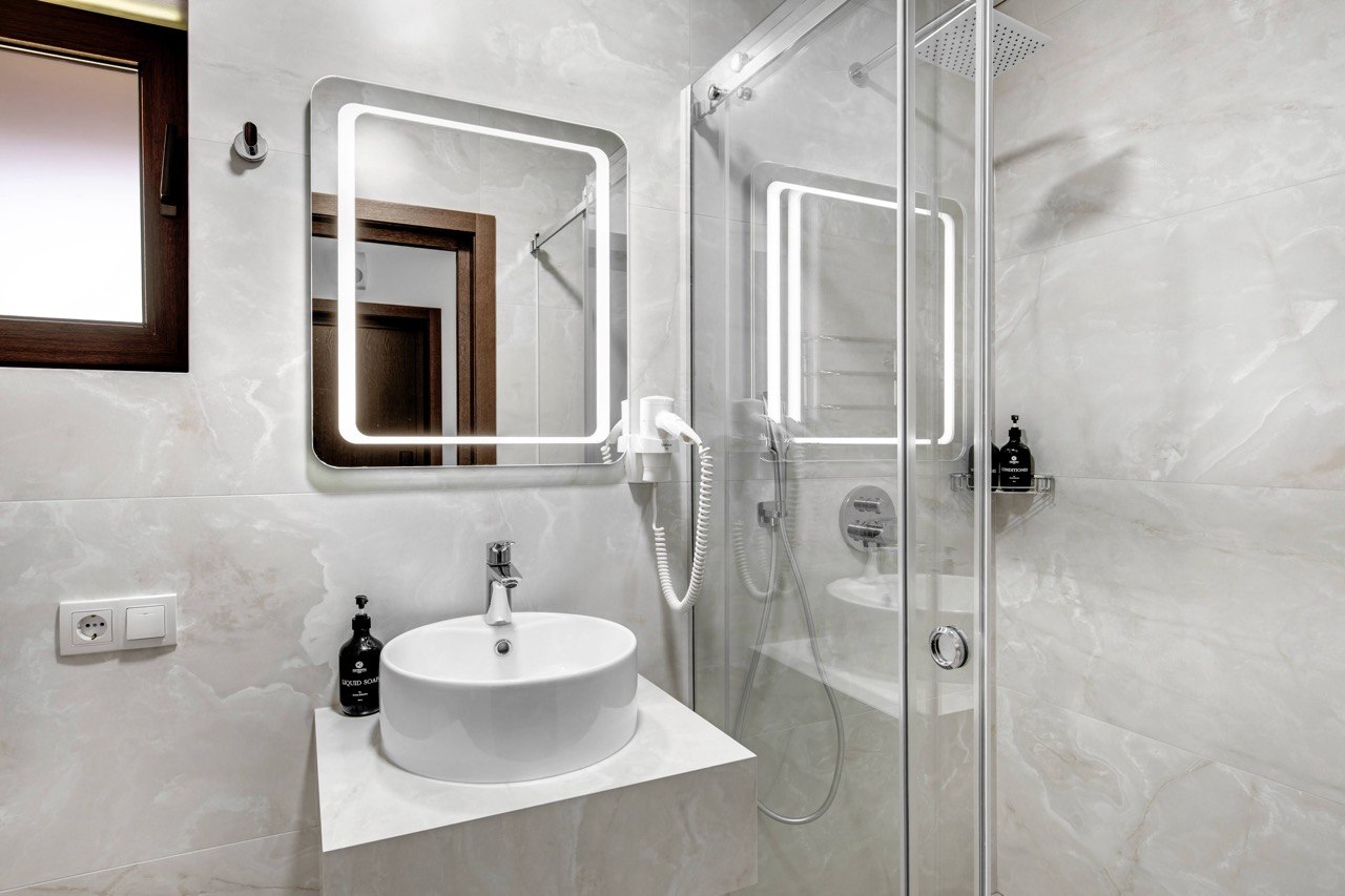 2-person-half-lux-1